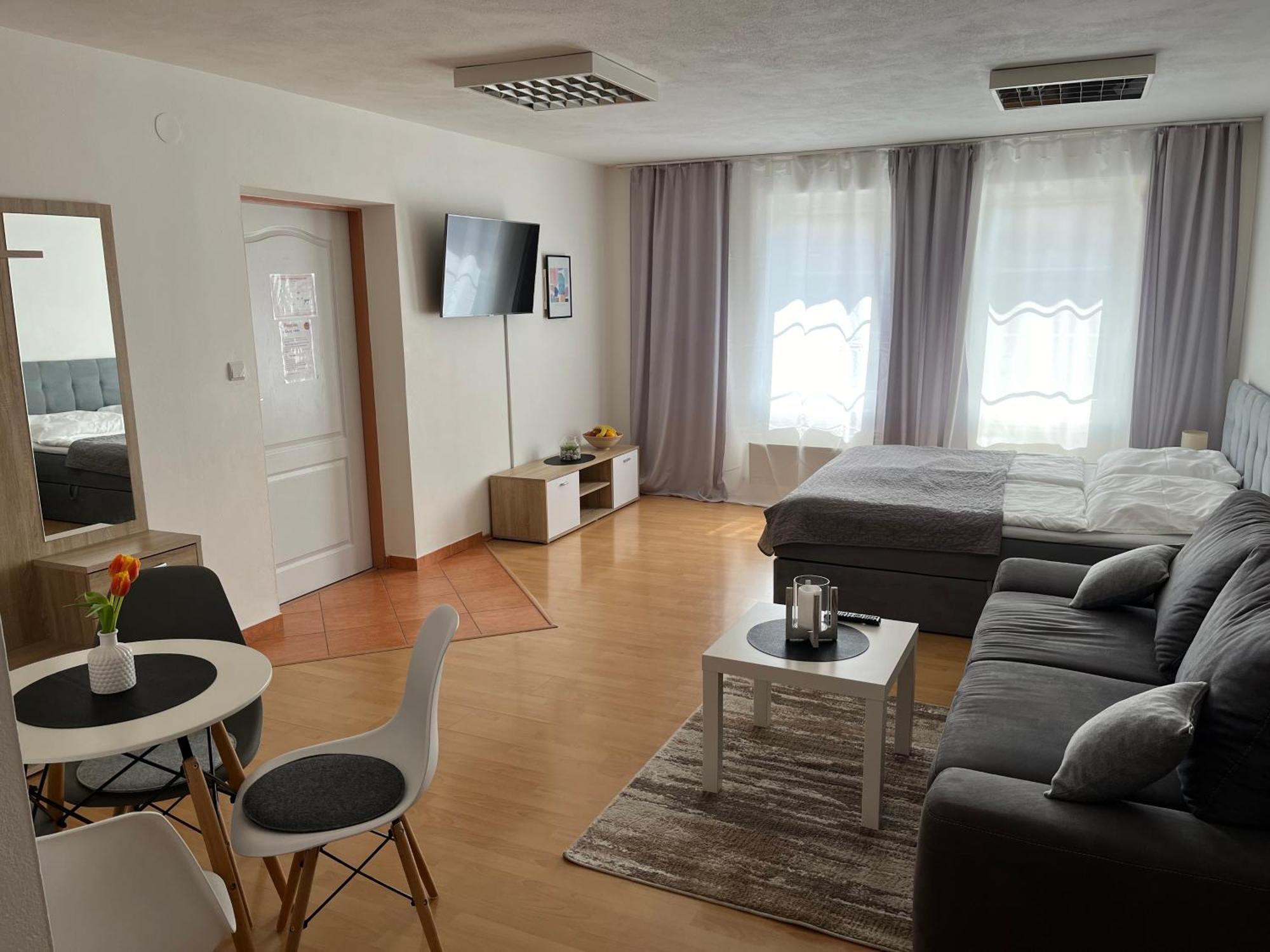Apartmany V Zlatej Ulicke 波切尼斯 外观 照片