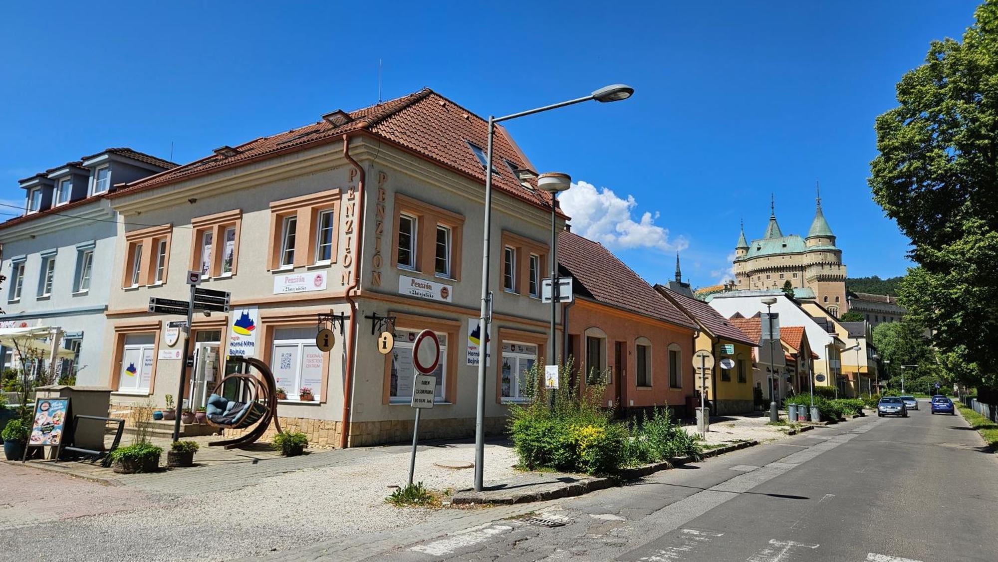 Apartmany V Zlatej Ulicke 波切尼斯 外观 照片