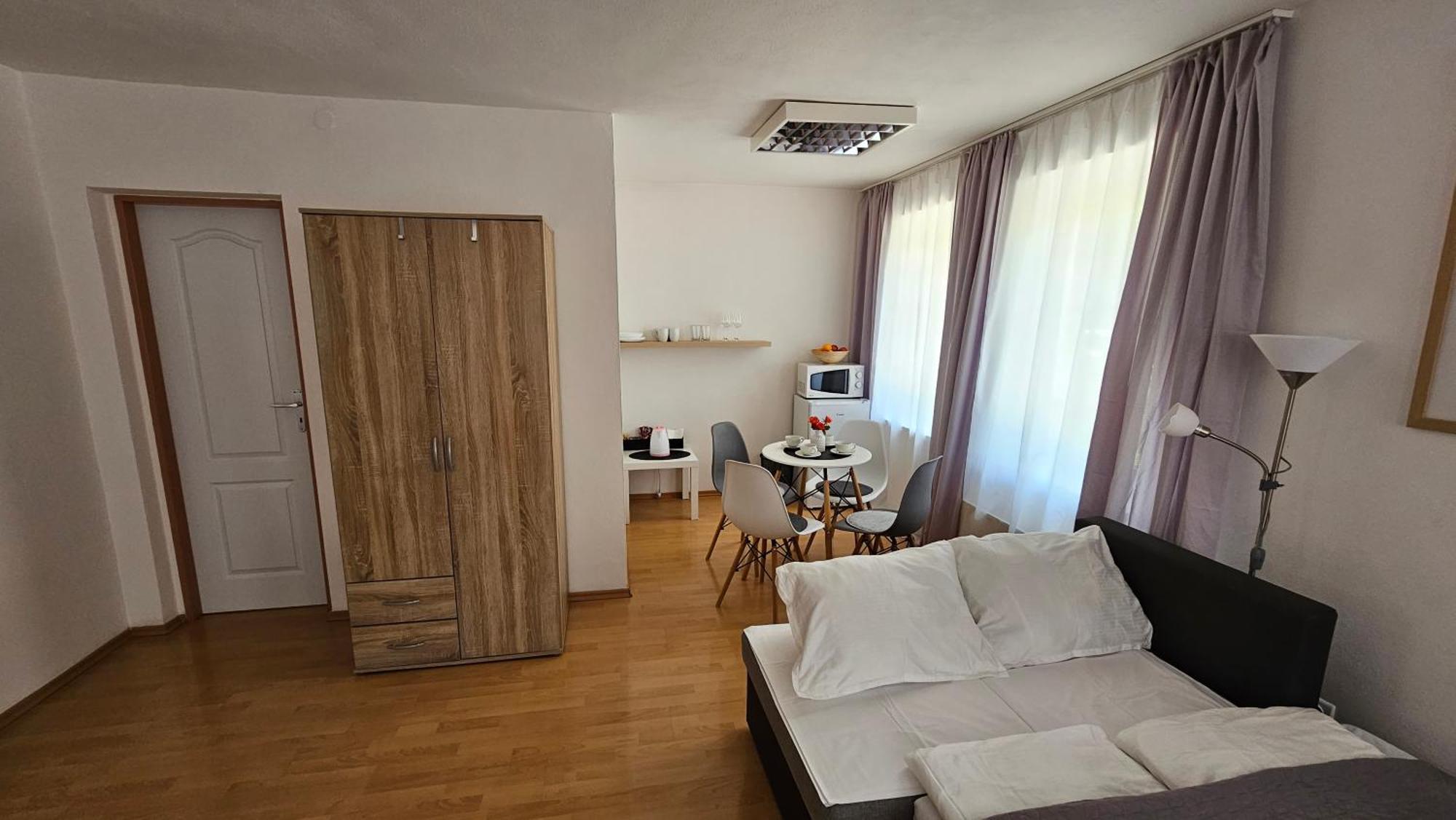 Apartmany V Zlatej Ulicke 波切尼斯 外观 照片