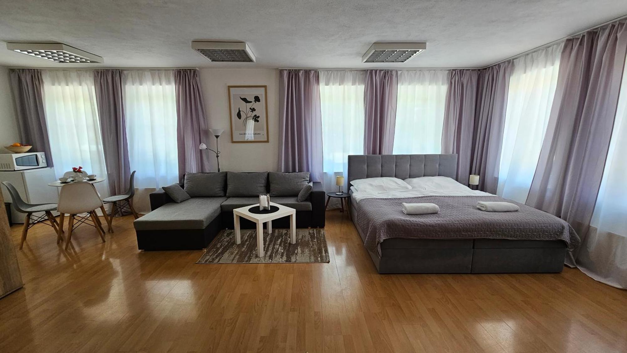 Apartmany V Zlatej Ulicke 波切尼斯 外观 照片