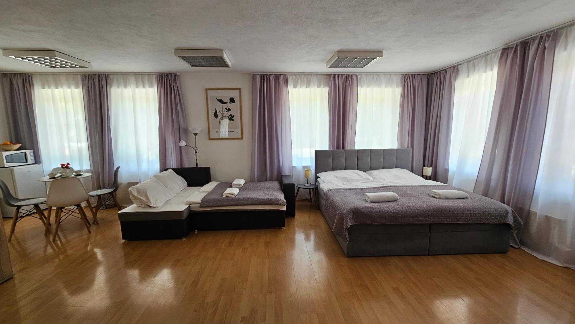 Apartmany V Zlatej Ulicke 波切尼斯 外观 照片