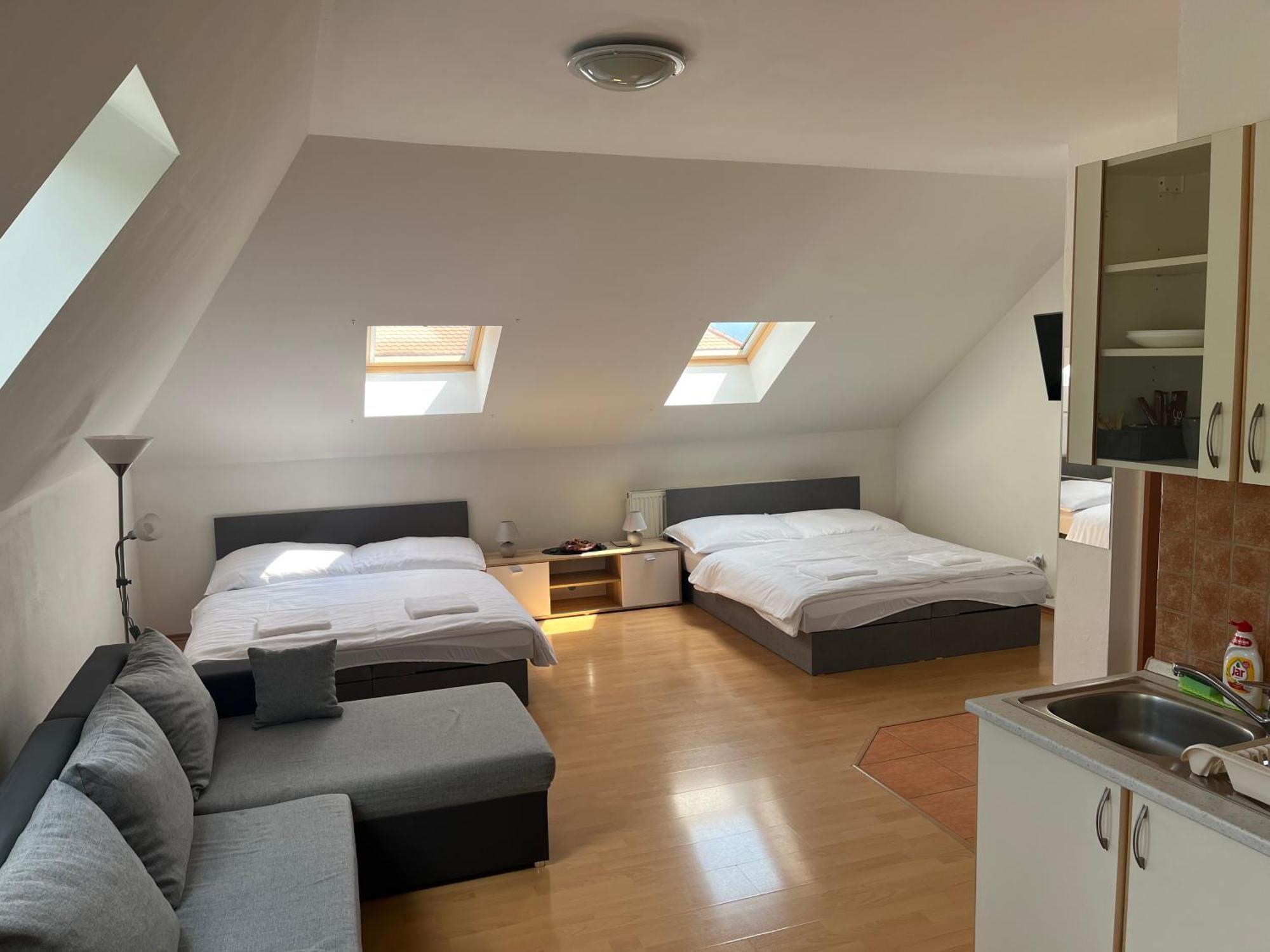 Apartmany V Zlatej Ulicke 波切尼斯 外观 照片